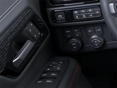 Used 2025 GMC Yukon XL - photo 1