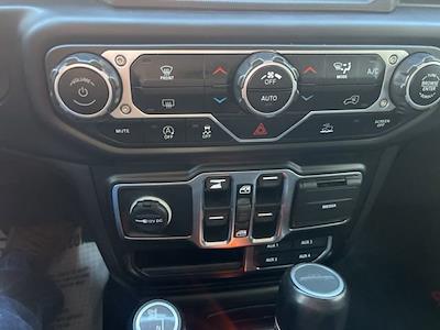 Used 2021 Jeep Gladiator - photo 1