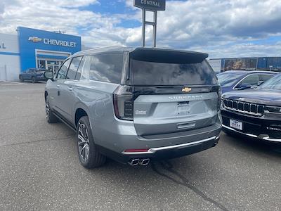 New 2025 Chevrolet Suburban High Country 4WD SUV for sale #5363 - photo 2