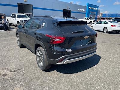 New 2025 Chevrolet Trax LT SUV for sale #5392 - photo 2