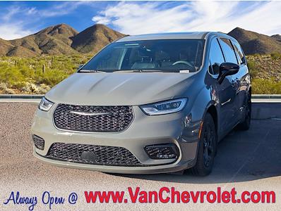 Used 2023 Chrysler Pacifica Hybrid Limited Minivan for sale #261079A - photo 1