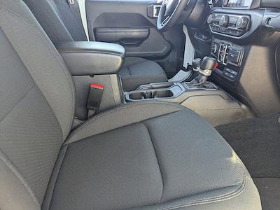 Used 2023 Jeep Gladiator - photo 1