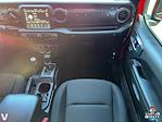 2022 Jeep Gladiator Crew Cab 4x4 Pickup for sale #256939A - photo 17