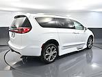 Used 2022 Chrysler Pacifica Pinnacle Minivan for sale #BD16700 - photo 2