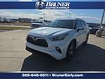 Used 2020 Toyota Highlander XLE for sale #264250A - photo 1
