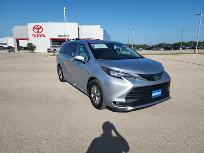 2025 Toyota Sienna FWD Minivan for sale #G254639A - photo 1