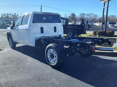 2024 GMC Sierra 2500 Crew Cab 4WD, Cab Chassis for sale #G40411 - photo 2