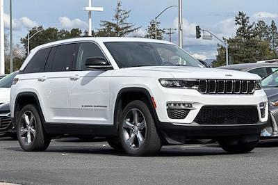 Used 2022 Jeep Grand Cherokee - photo 1