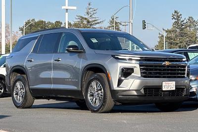 Used 2025 Chevrolet Traverse - photo 1