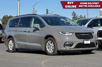 Used 2022 Chrysler Pacifica Touring L Minivan for sale #C4354 - photo 1