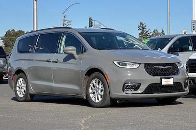 Used 2022 Chrysler Pacifica Touring L Minivan for sale #C4354 - photo 2