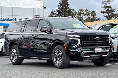 Used 2025 Chevrolet Suburban - photo 1