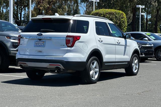 Used 2017 Ford Explorer - photo 2