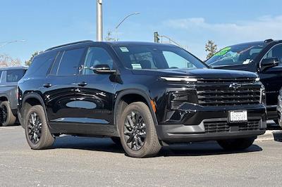 Used 2026 Chevrolet Traverse - photo 1