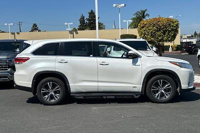 2017 Toyota Highlander AWD SUV for sale #SR360148B - photo 2