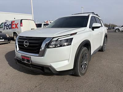 Used 2025 Nissan Pathfinder - photo 1