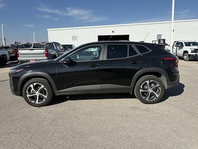Used 2025 Chevrolet Trax - photo 1