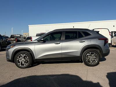 Used 2025 Chevrolet Trax - photo 1