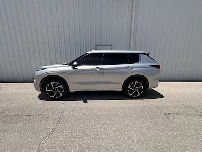 2023 Mitsubishi Outlander FWD SUV for sale #P25161 - photo 2