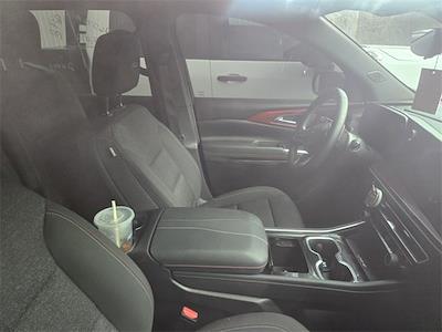 Used 2024 Chevrolet Traverse - photo 1