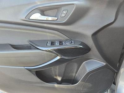 Used 2025 Chevrolet Trax - photo 1