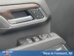 New 2025 GMC Sierra 2500 SLT Crew Cab 4WD Pickup for sale #2G25261 - photo 8