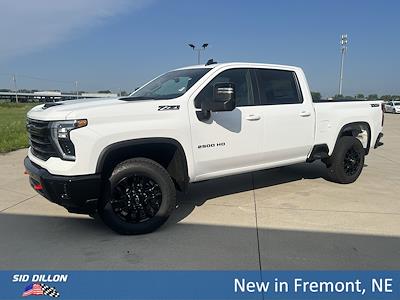 New 2025 Chevrolet Silverado 2500 LT Crew Cab 4WD Pickup for sale #1T251575 - photo 1