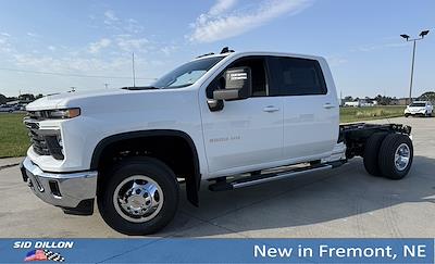New 2026 Chevrolet Silverado 3500 LT Crew Cab 4WD Cab Chassis for sale #1T26186 - photo 1