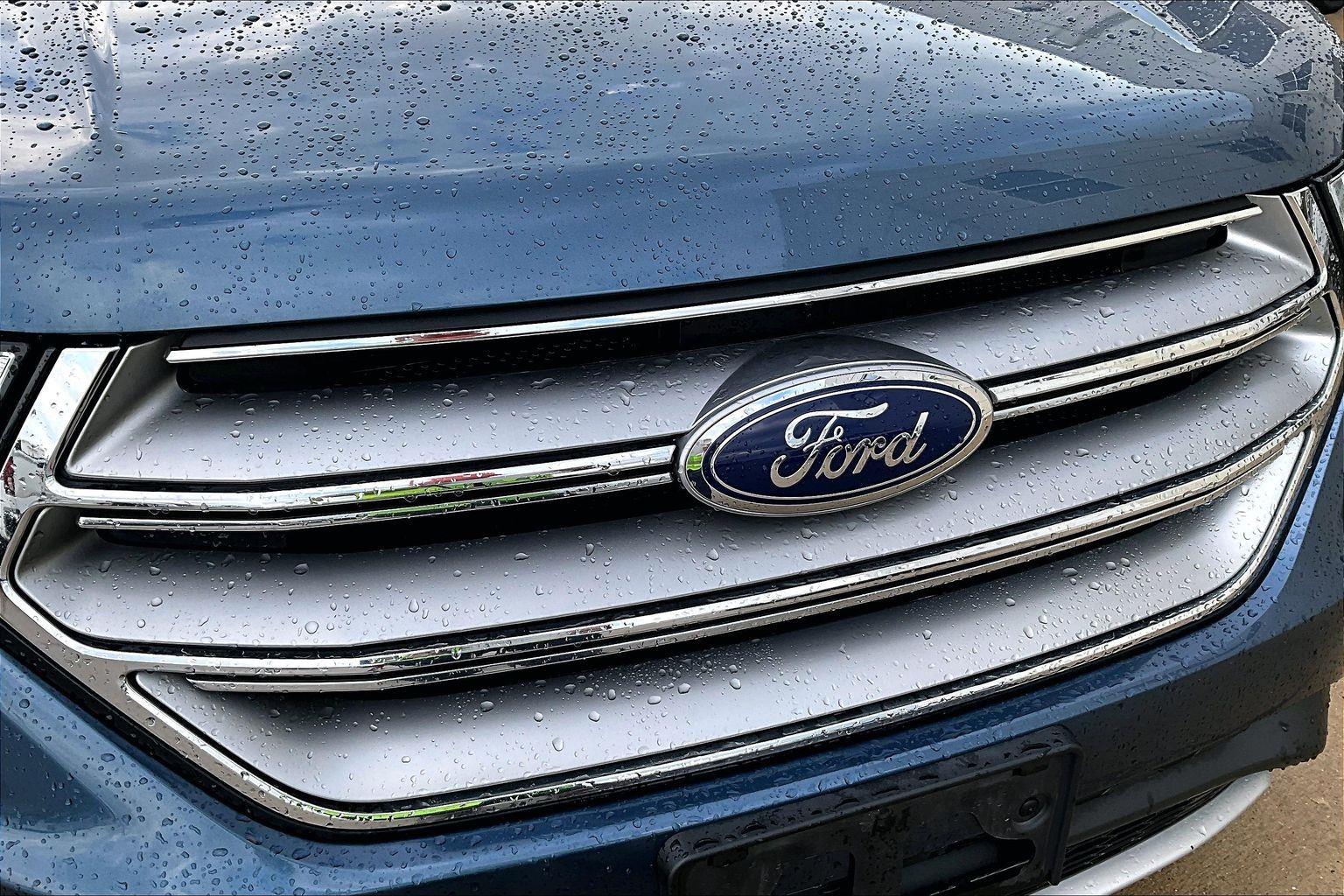 Used 2018 Ford Edge - photo 5