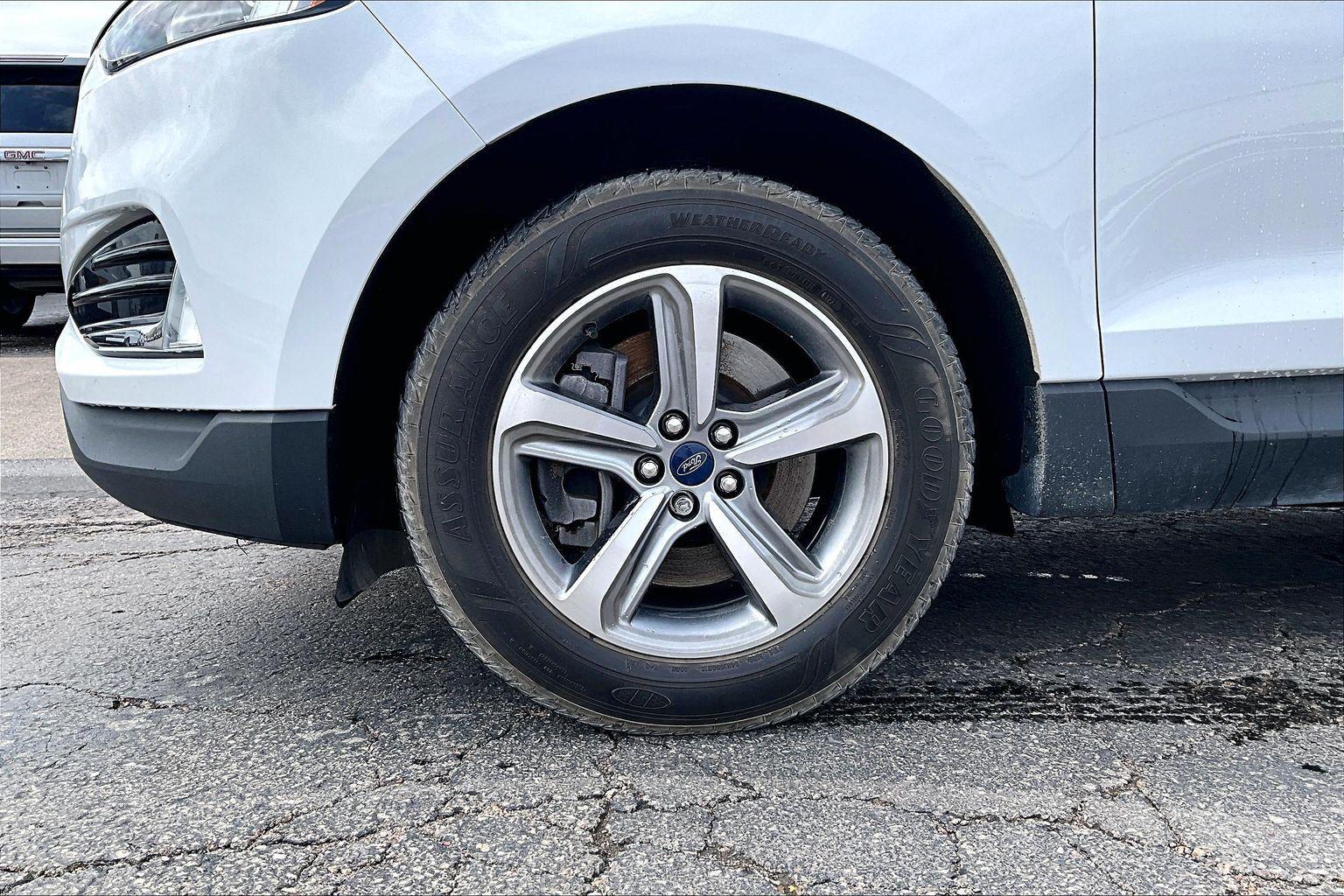 Used 2022 Ford Edge - photo 2