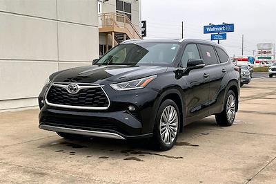 Used 2022 Toyota Highlander Platinum for sale #DF12105A - photo 1