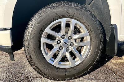 2019 Chevrolet Silverado 1500 Crew Cab 4WD Pickup for sale #F12724A - photo 2