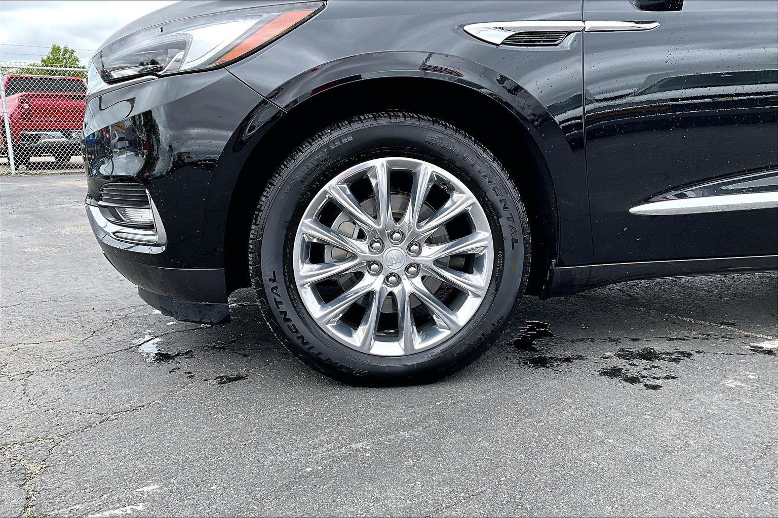 Used 2019 Buick Enclave - photo 2