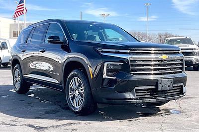 Used 2024 Chevrolet Traverse - photo 1