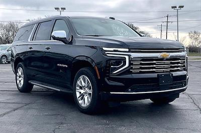 Used 2025 Chevrolet Suburban - photo 1