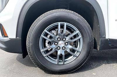 Used 2025 GMC Acadia - photo 1