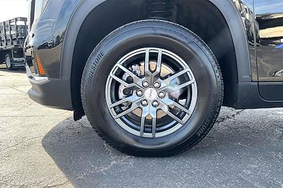 Used 2025 GMC Acadia - photo 1