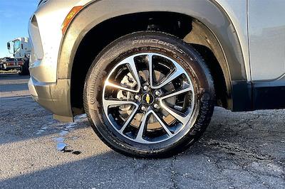 Used 2025 Chevrolet Trailblazer - photo 1