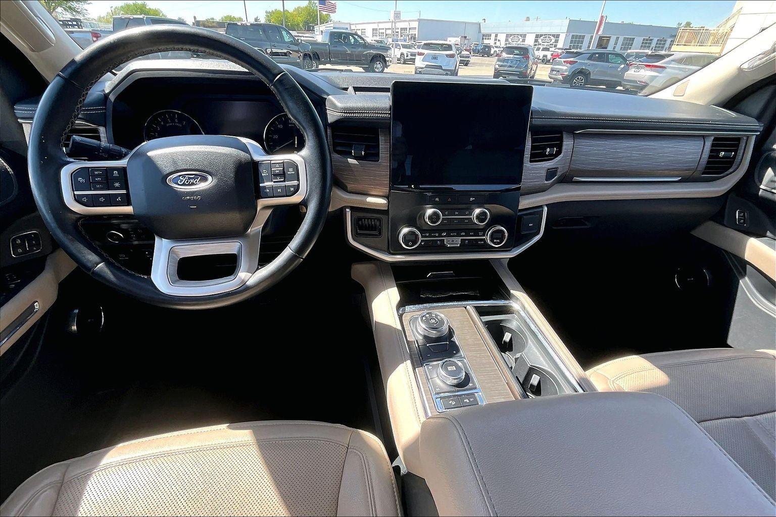 Used 2024 Ford Expedition - photo 17