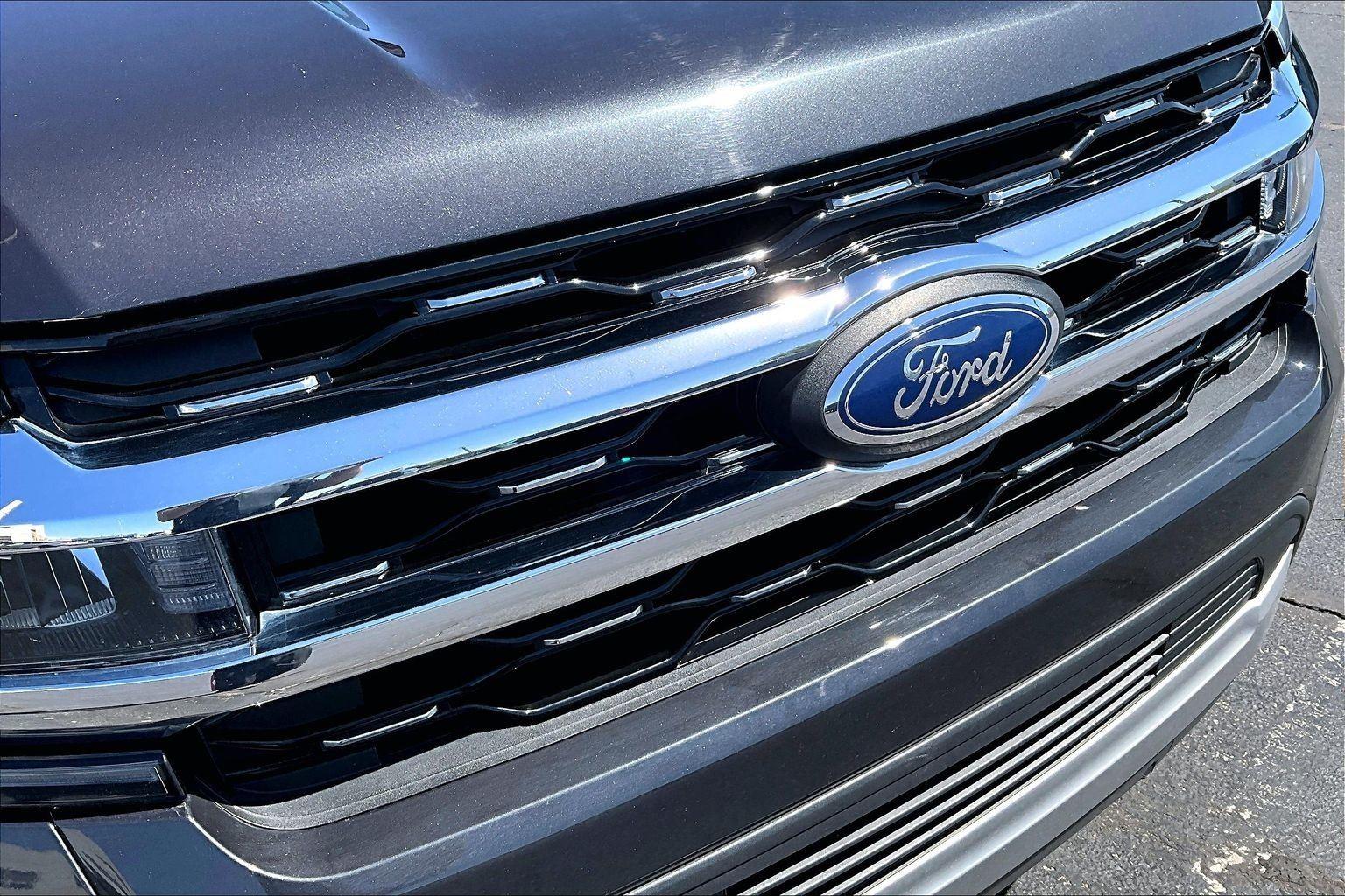 Used 2024 Ford Expedition - photo 32