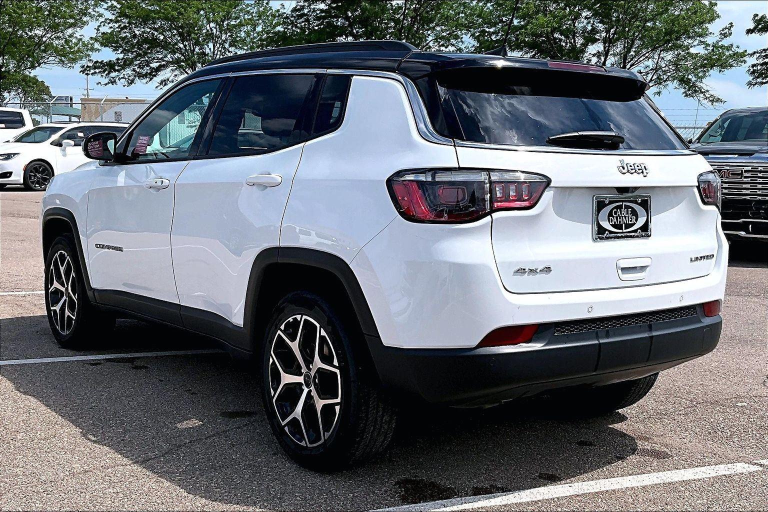 Used 2025 Jeep Compass - photo 7