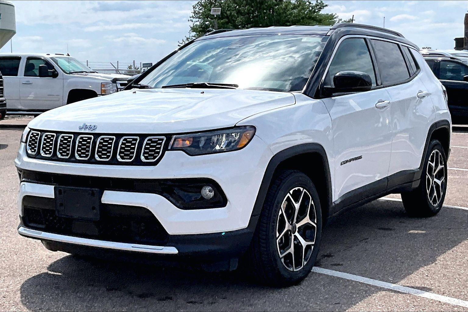 Used 2025 Jeep Compass - photo 9