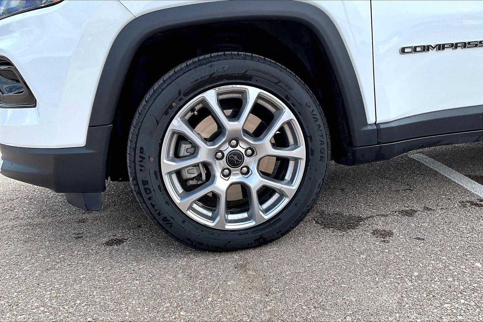 Used 2025 Jeep Compass - photo 2