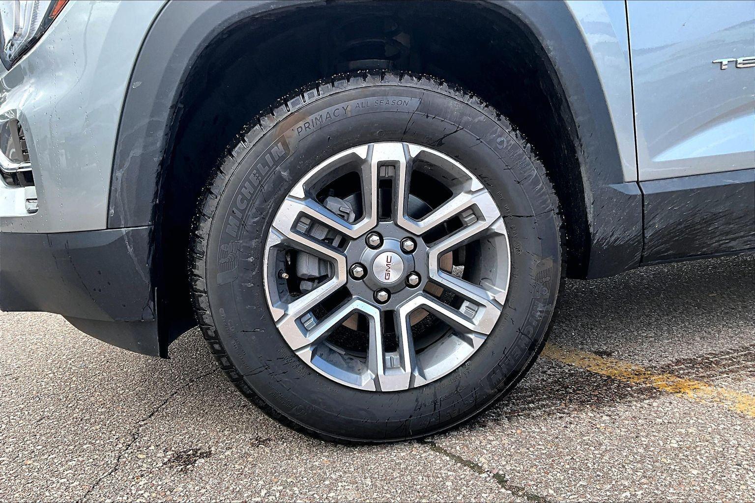 Used 2026 GMC Terrain - photo 2