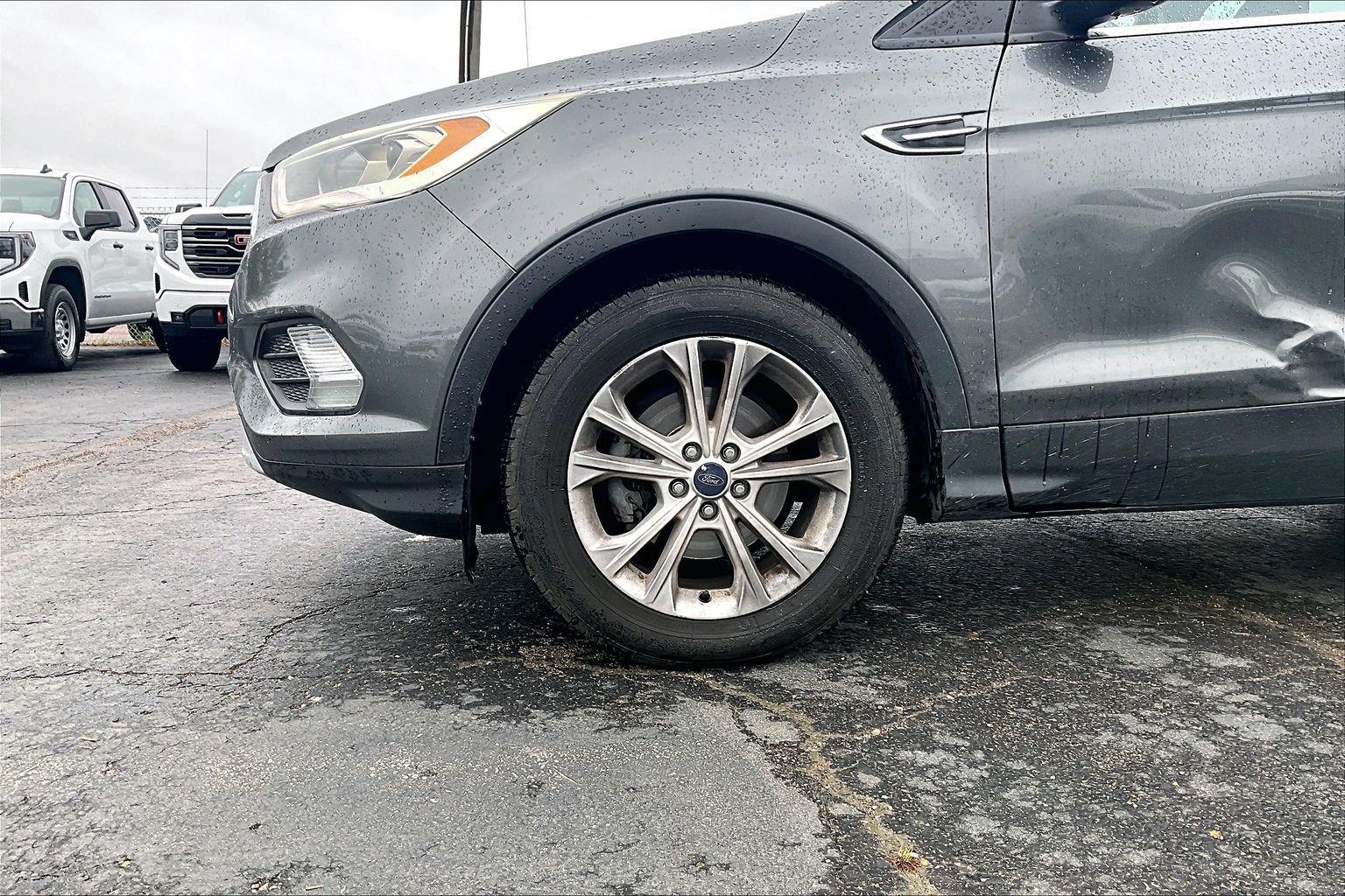 Used 2017 Ford Escape - photo 2