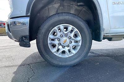 Used 2024 Chevrolet Silverado 2500 - photo 1