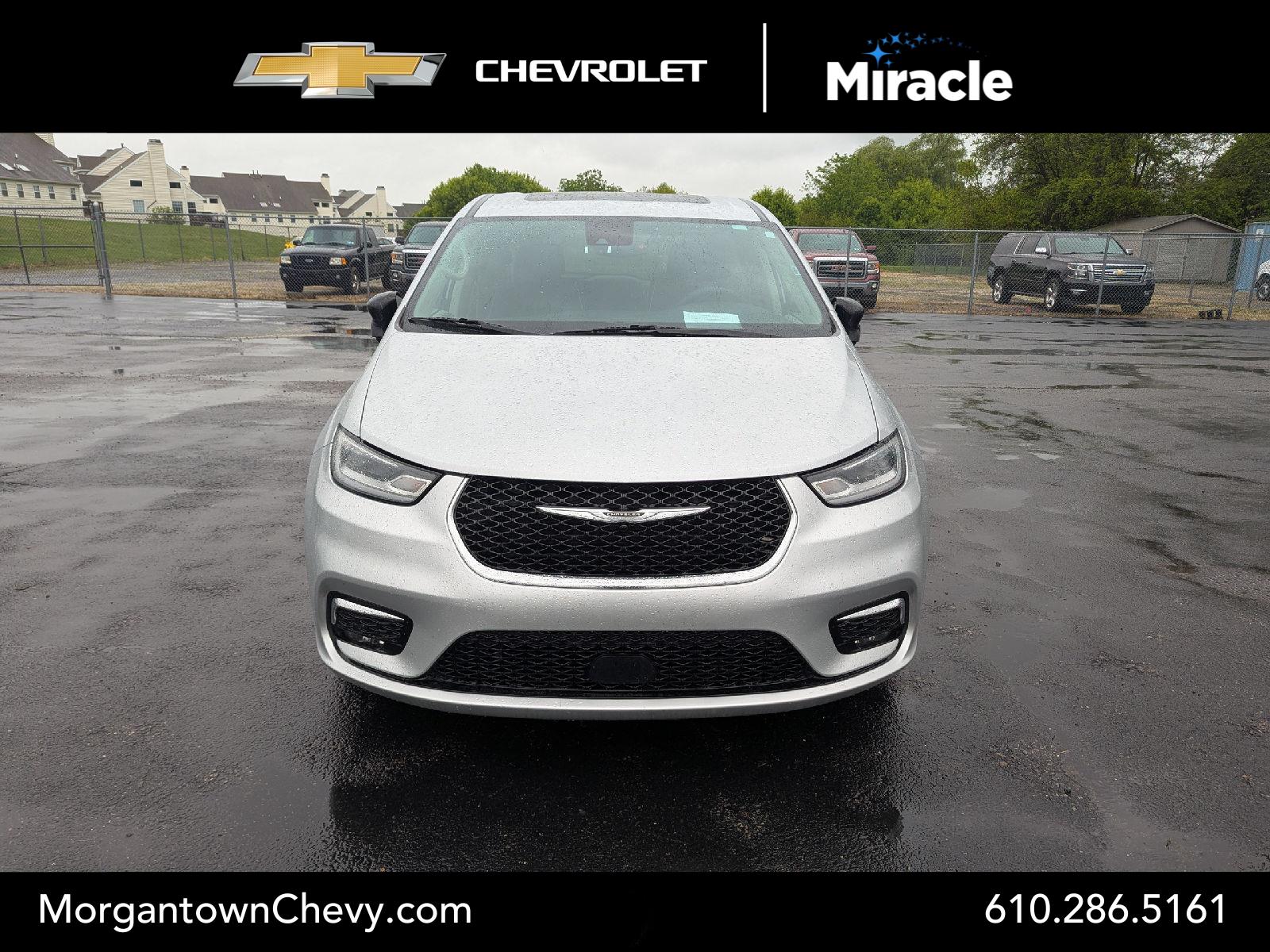 Used 2024 Chrysler Pacifica - photo 1