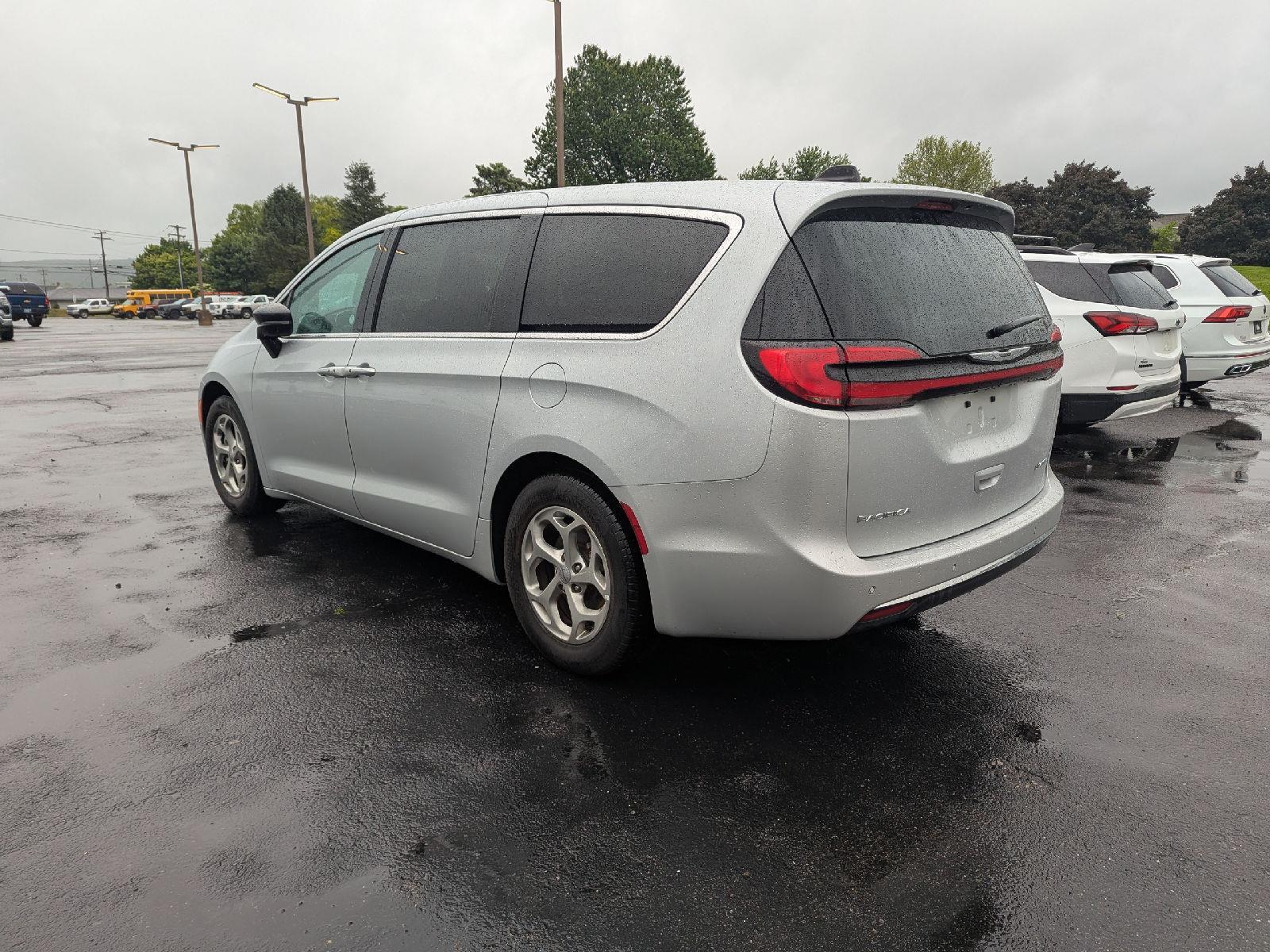 Used 2024 Chrysler Pacifica - photo 6
