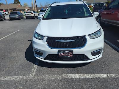 Used 2022 Chrysler Pacifica - photo 2