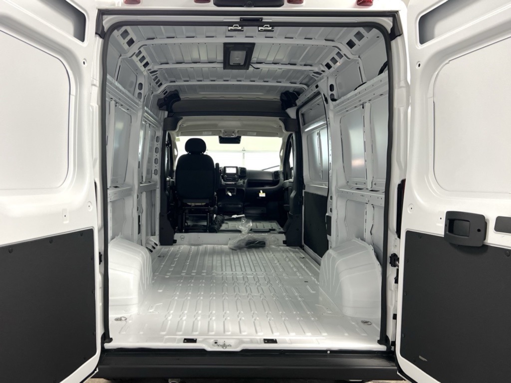 Used 2024 Ram ProMaster 1500 - photo 2
